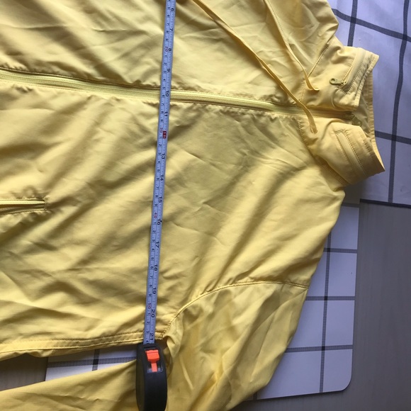 Girlfriend Collective Lemon Sideline Full-Zip Windbreaker - Picture 3 of 4